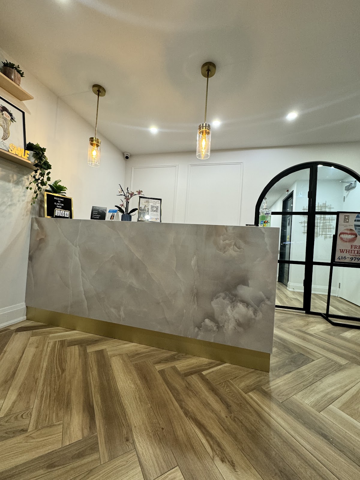 Clanton Park Dental dental clinic in North York - Photo 5
