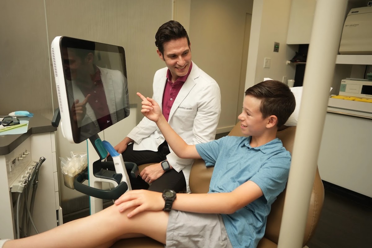 Midtown Orthodontics | Drs. Freeman, Caro & Lands dental clinic in Old Toronto - Photo 3