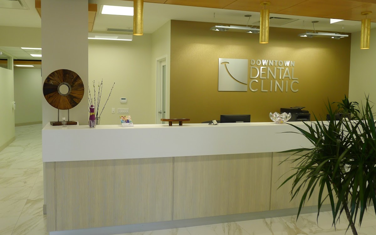Downtown Dental Clinic dental clinic in Old Toronto - Photo 1