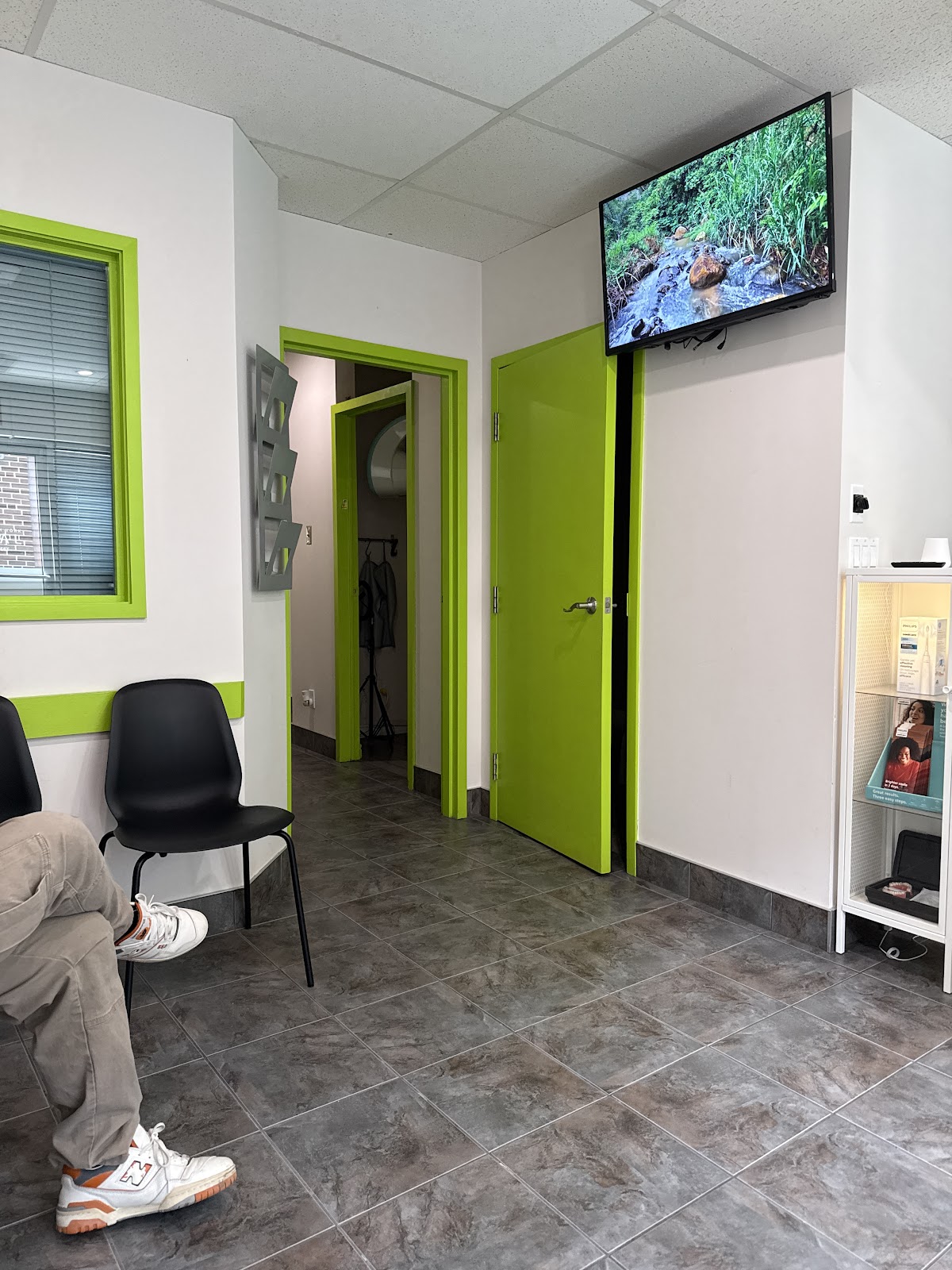 Smiles at North York Dental dental clinic in North York - Photo 2