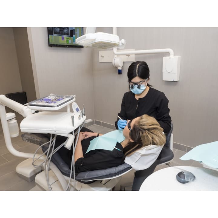 Capitol Dentistry - Midtown Toronto dental clinic in Old Toronto - Photo 1