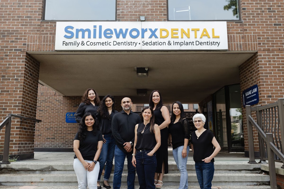 Smileworx Dental Oakville dental clinic in Oakville - Photo 3