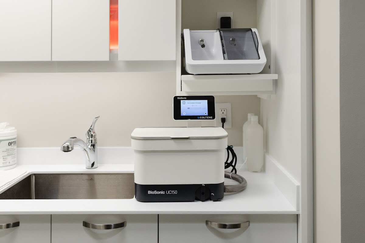 Smileworx Dental Oakville dental clinic in Oakville - Photo 4