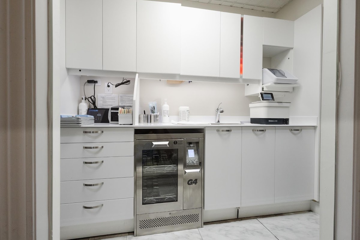 Smileworx Dental Oakville dental clinic in Oakville - Photo 5