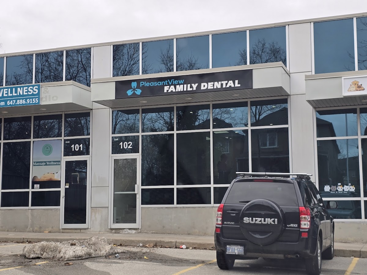 PleasantView Family Dental - Dr. Ross Tam Dr. Michael Chan Dr. Clement Lung dental clinic in Scarborough - Photo 5