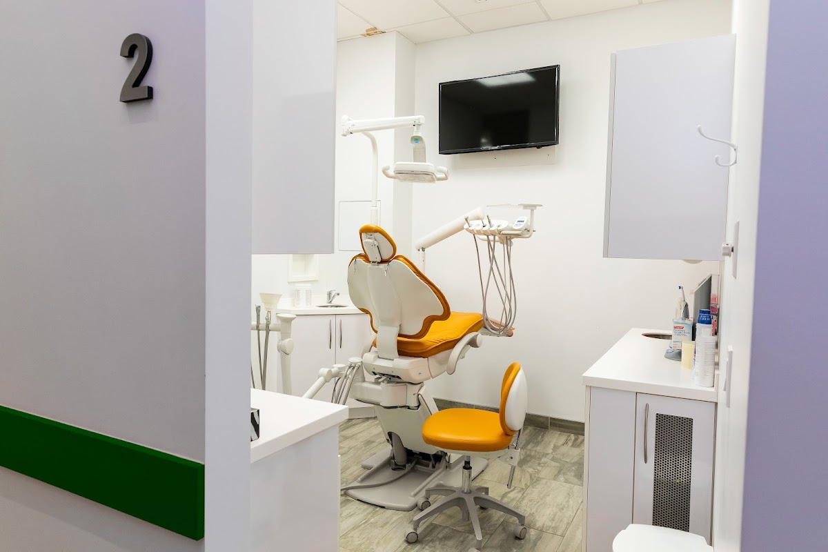 Forest Manor Dental dental clinic in North York - Photo 7