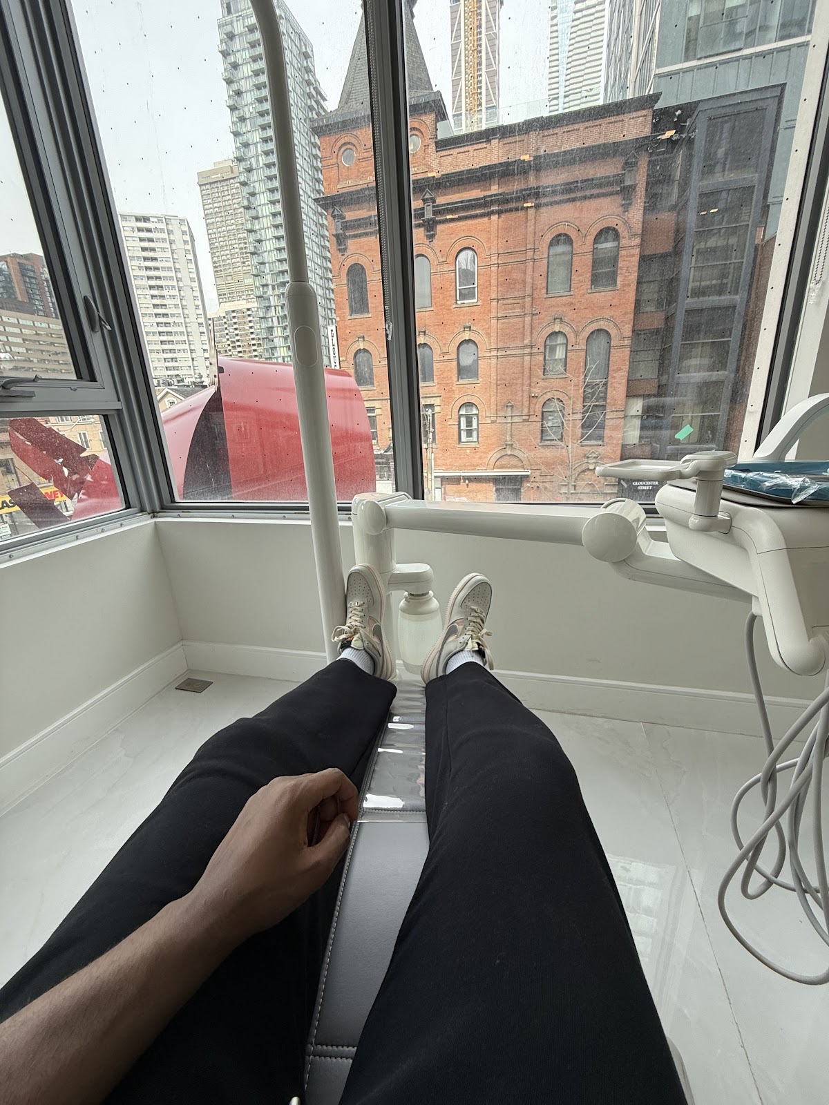 Dentistry on Gloucester dental clinic in Old Toronto - Photo 8