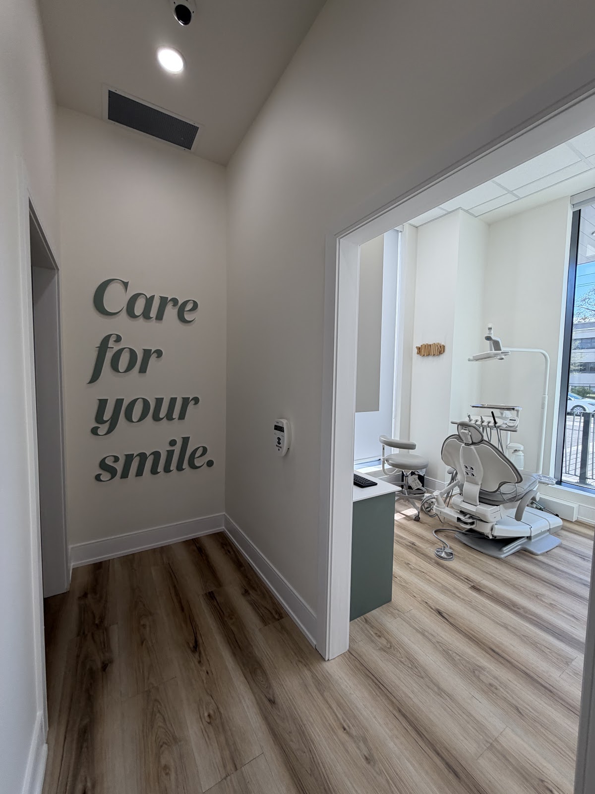 seesmile Dental Studio dental clinic in North York - Photo 2