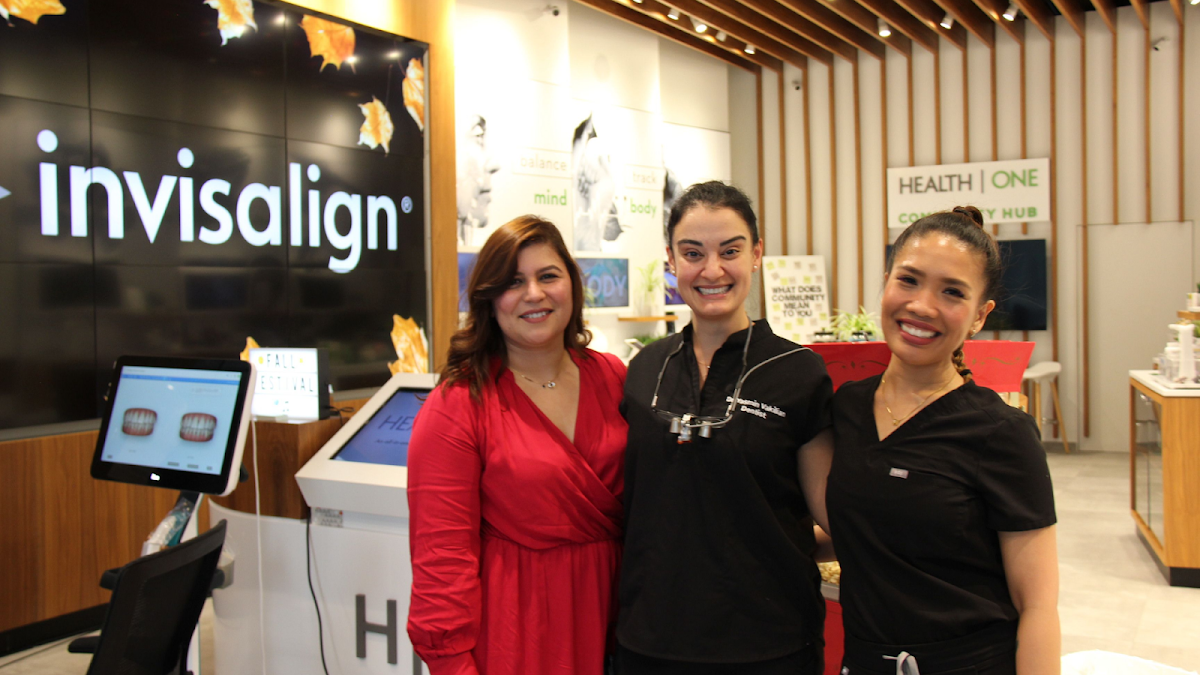 Dentist at HealthOne Harbourfront dental clinic in Old Toronto - Photo 1