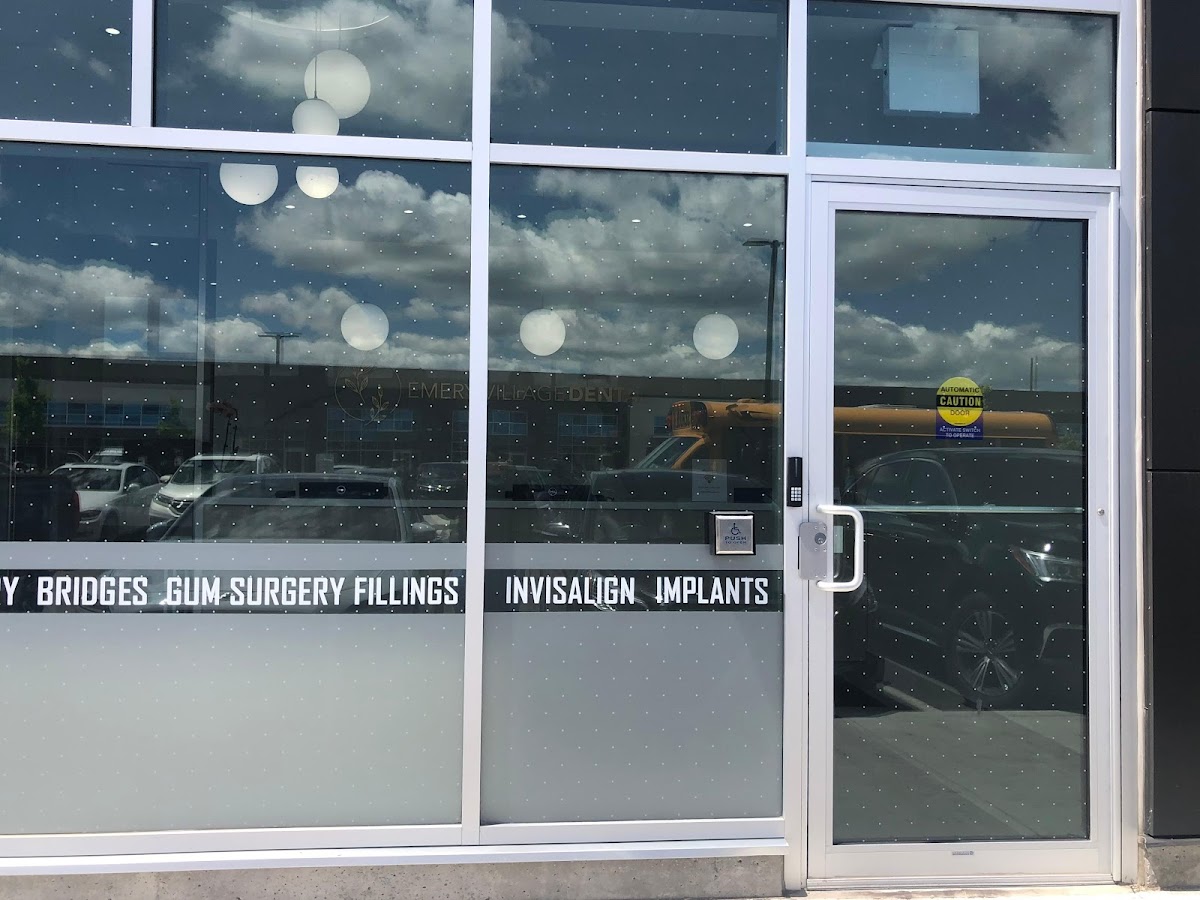 Emery Village Dental dental clinic in North York - Photo 3