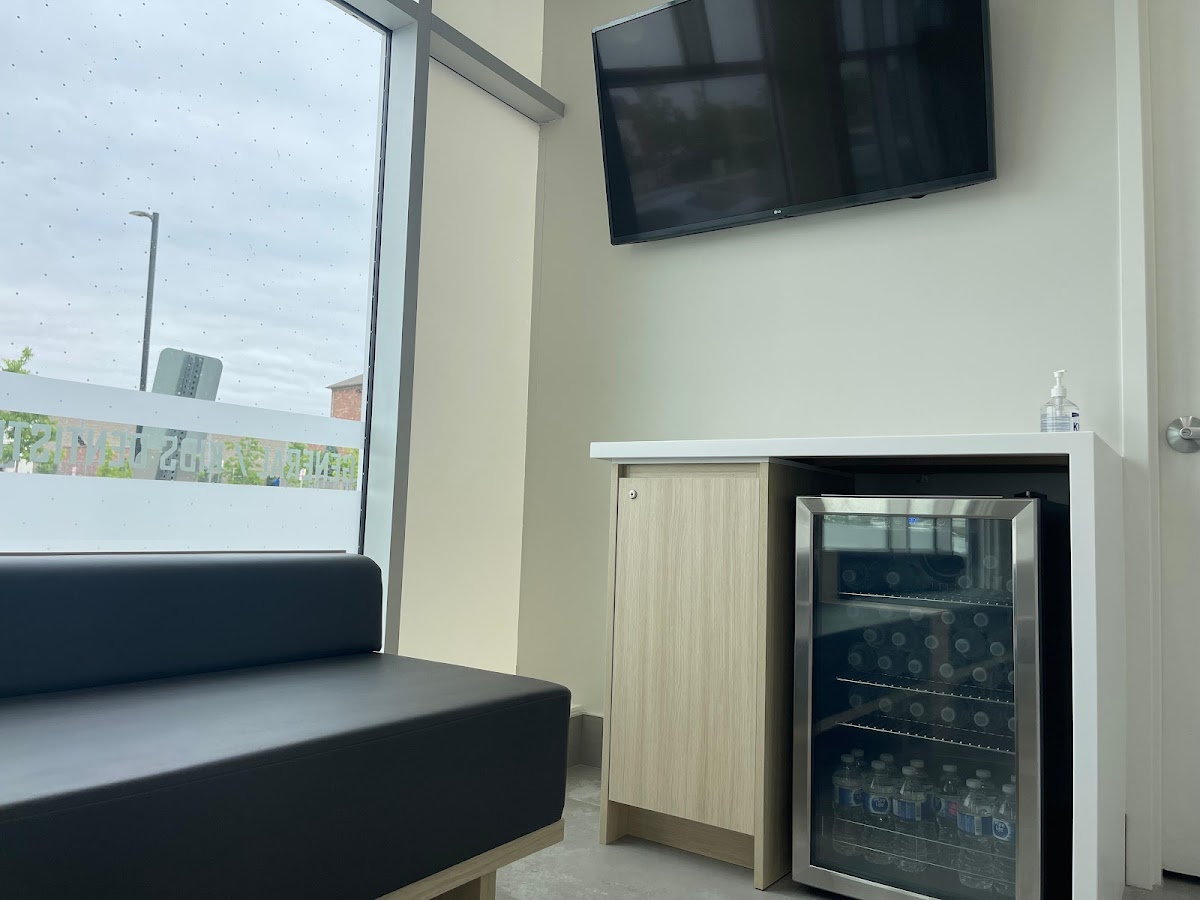 Emery Village Dental dental clinic in North York - Photo 5