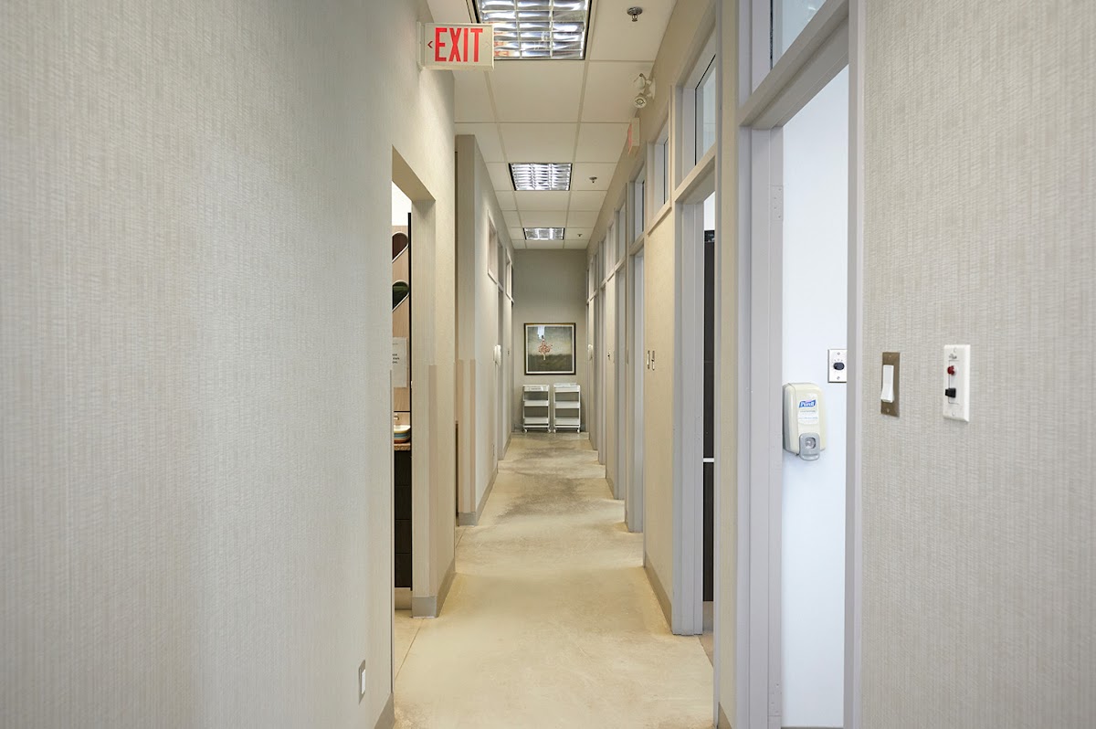 Dufferin Mall Dental dental clinic in Old Toronto - Photo 9