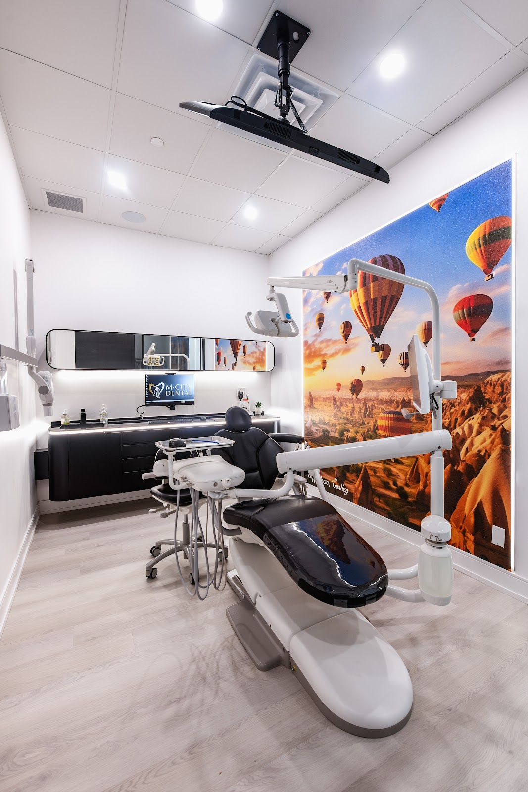 M City Dental – Dr. Mahmoud Manzoor & Associates dental clinic in Mississauga - Photo 2