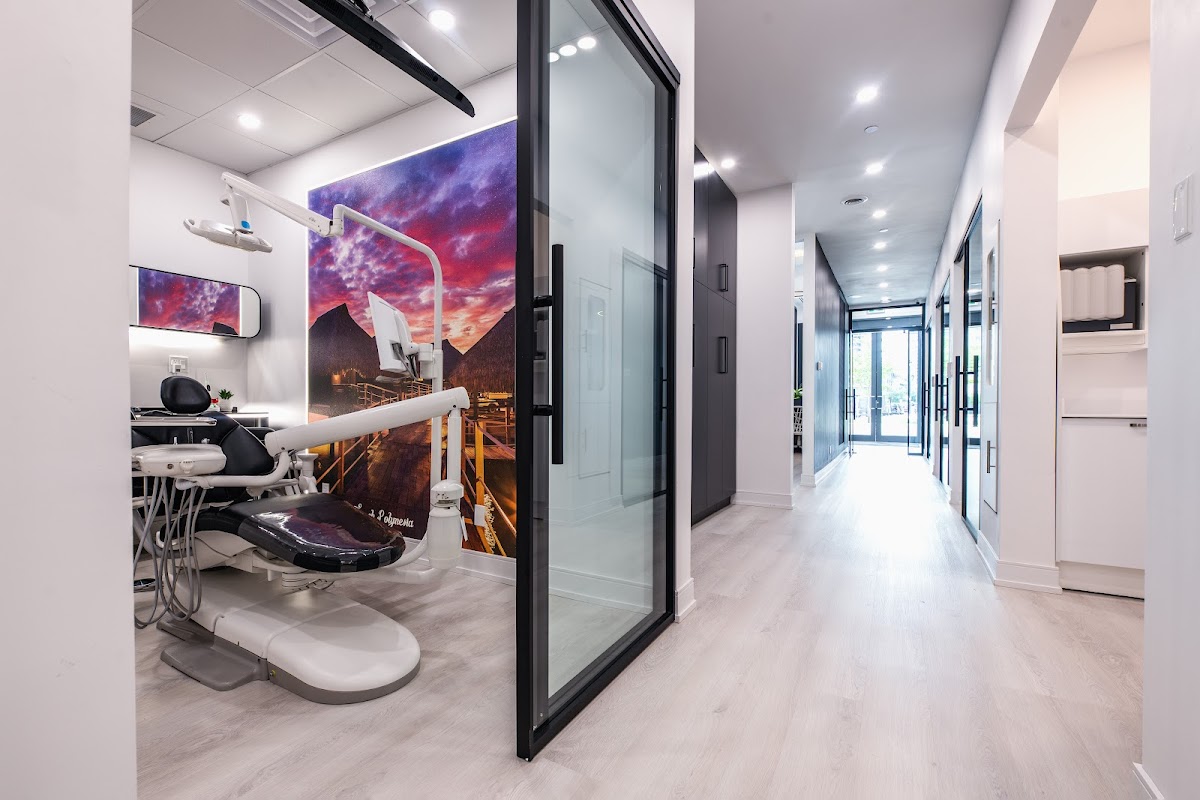 M City Dental – Dr. Mahmoud Manzoor & Associates dental clinic in Mississauga - Photo 3