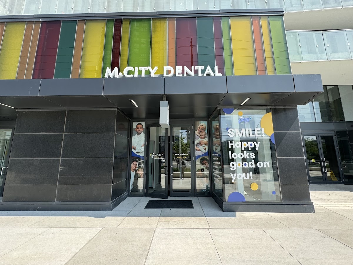 M City Dental – Dr. Mahmoud Manzoor & Associates dental clinic in Mississauga - Photo 4