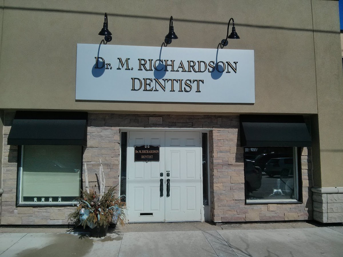 Dr. Mark Richardson Dental dental clinic in London - Photo 9