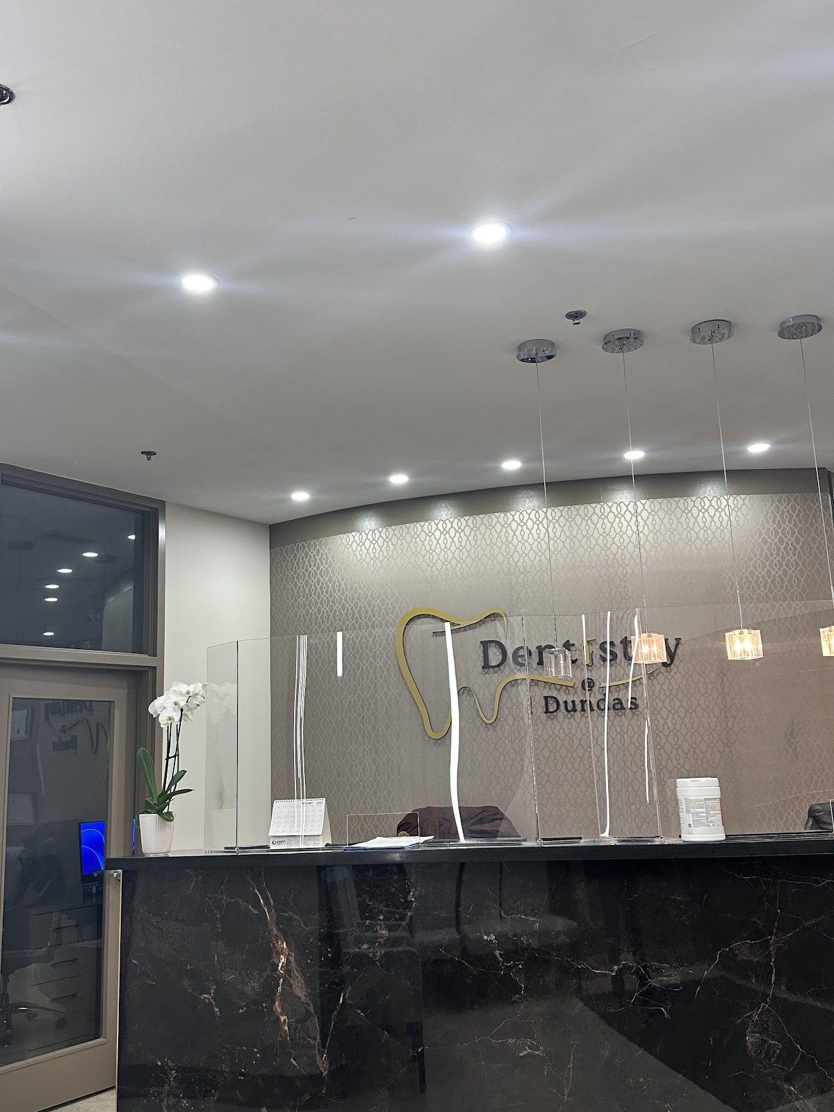 Dentistry@Dundas dental clinic in Mississauga - Photo 1