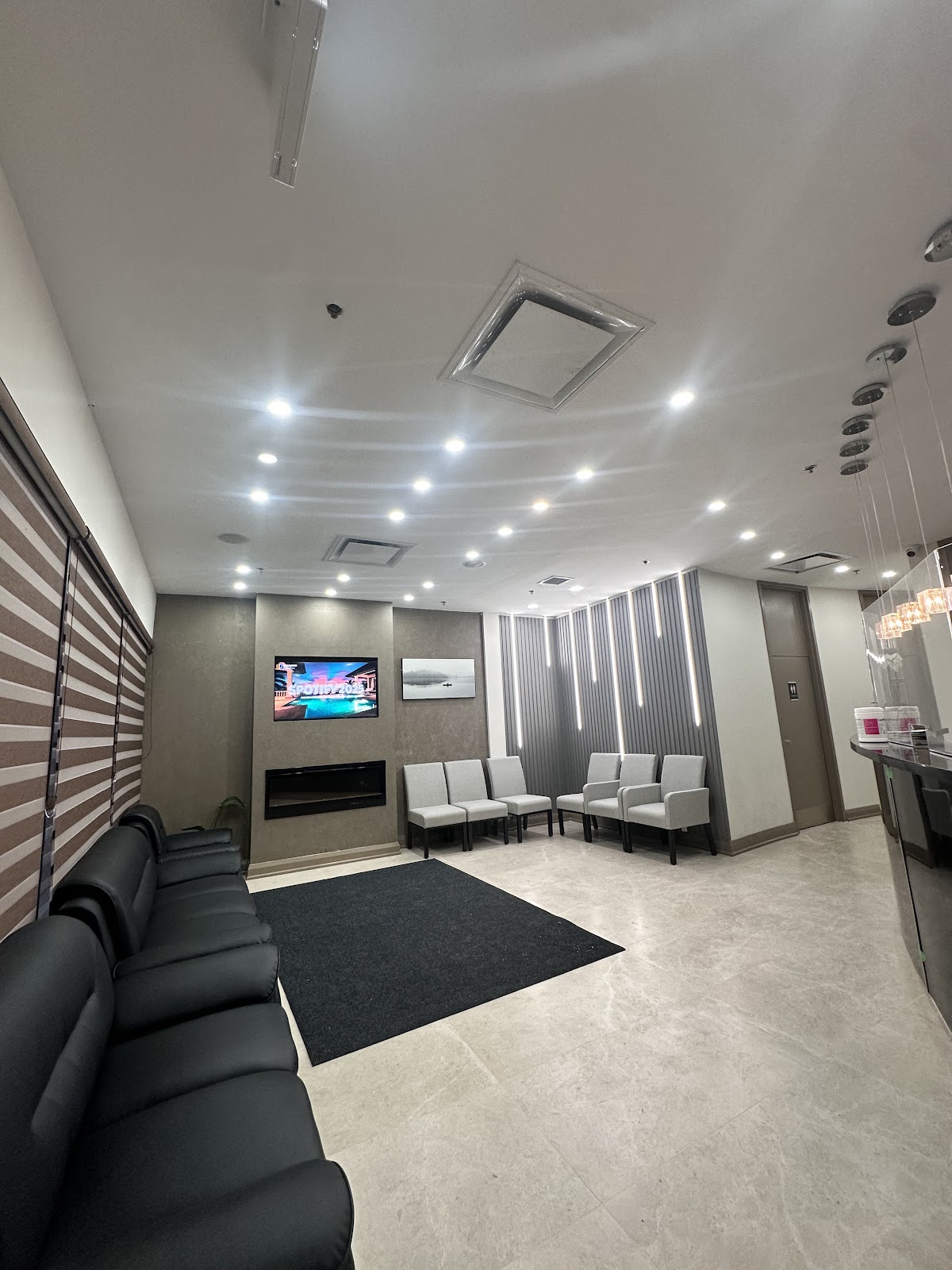 Dentistry@Dundas dental clinic in Mississauga - Photo 3
