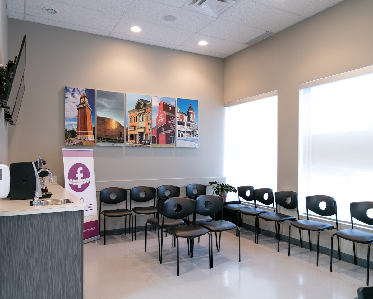 Mar Orthodontics dental clinic in St. Albert - Photo 2