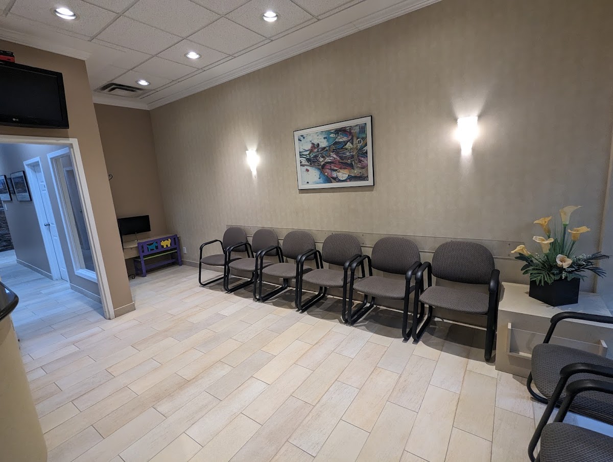 Applewood Hills Dental Centre dental clinic in Mississauga - Photo 2