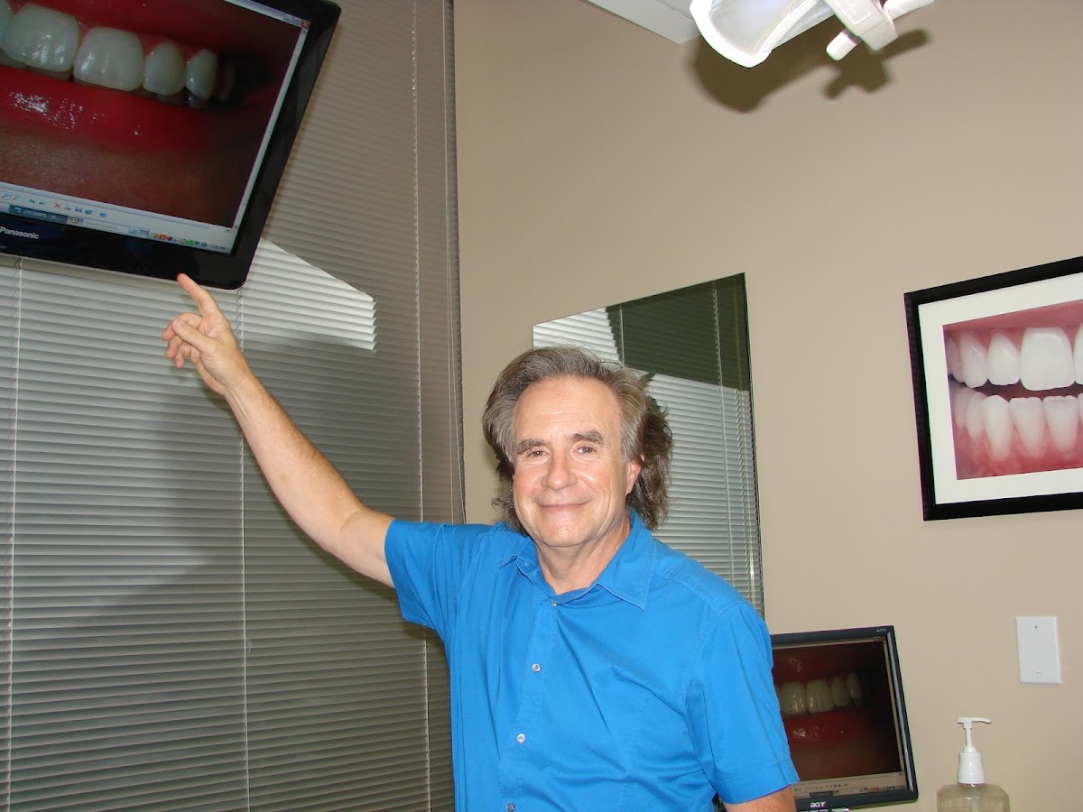 SquareOne Smiles dental clinic in Mississauga - Photo 1