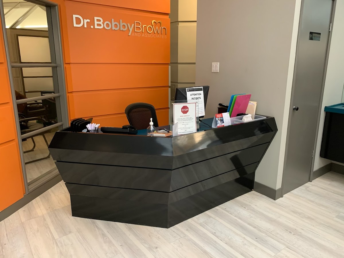 SquareOne Smiles dental clinic in Mississauga - Photo 3
