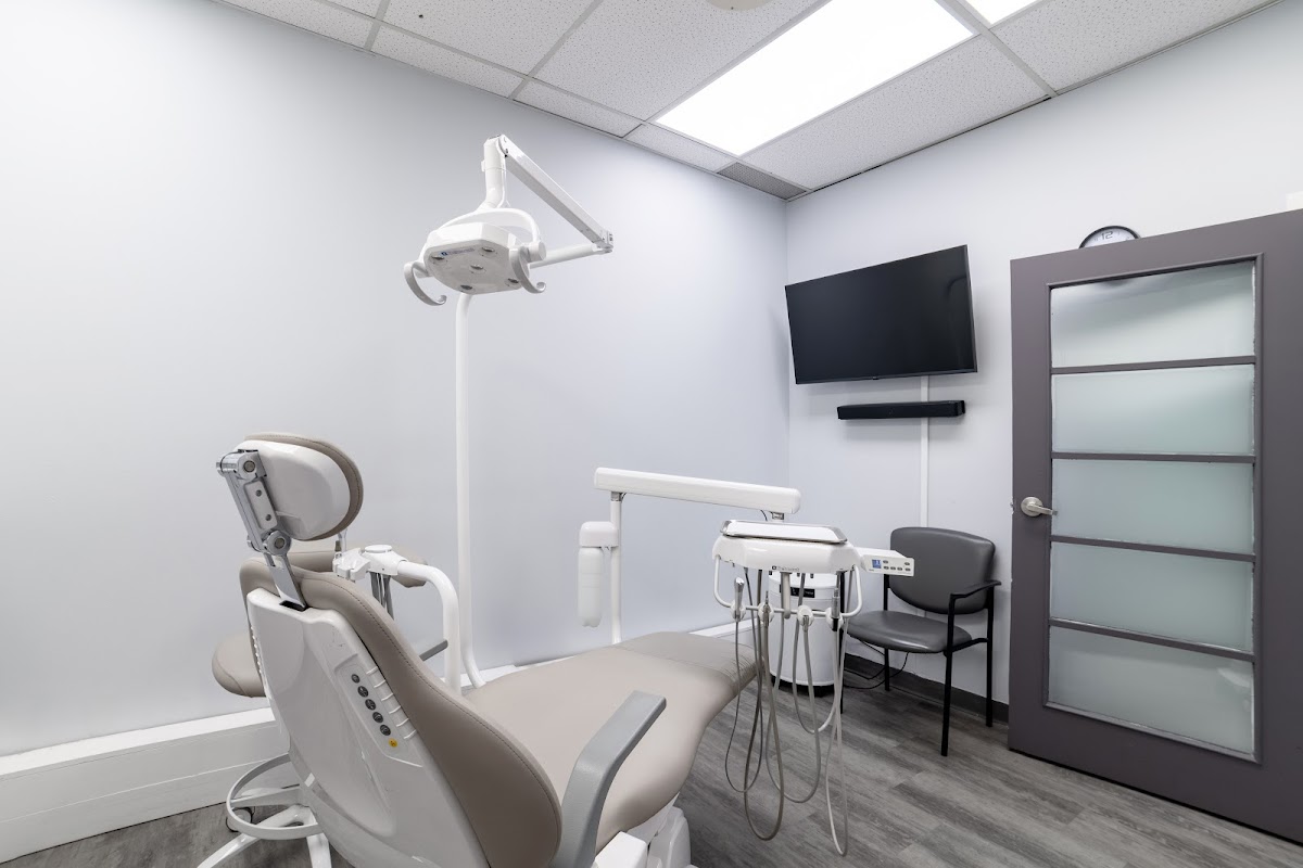 Tomken Dental dental clinic in Mississauga - Photo 3