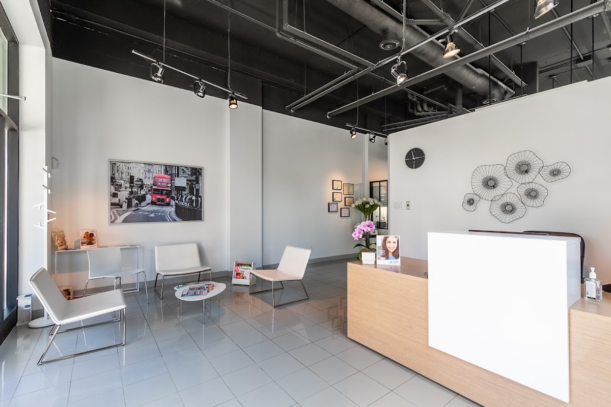 Dentistry in the 6ix dental clinic in Old Toronto - Photo 3