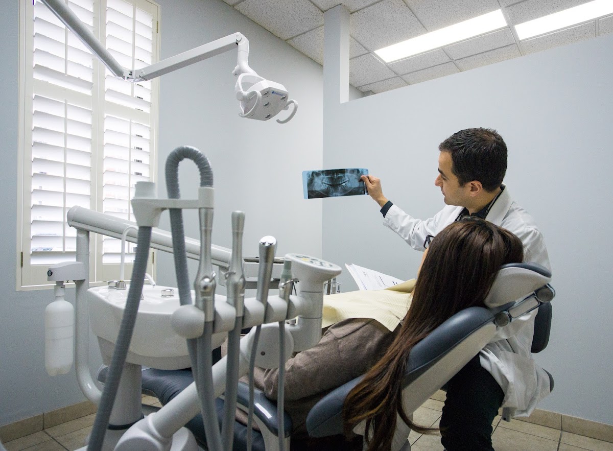 Go Dental - Dr. Jan Hanna dental clinic in Hamilton - Photo 2