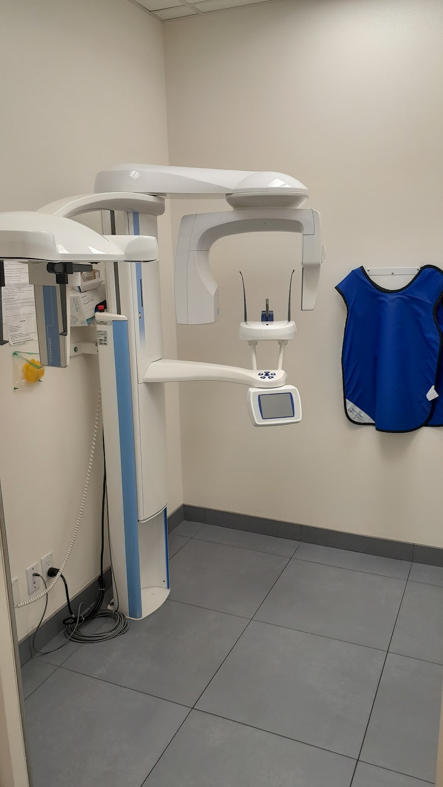 Toothworks at Square One dental clinic in Mississauga - Photo 7