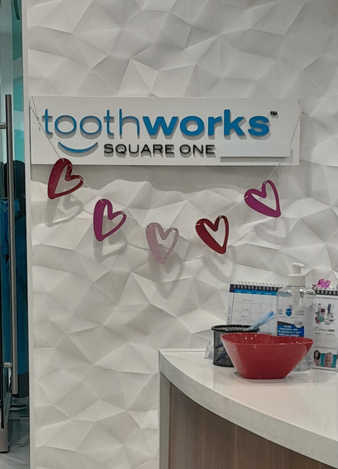 Toothworks at Square One dental clinic in Mississauga - Photo 10