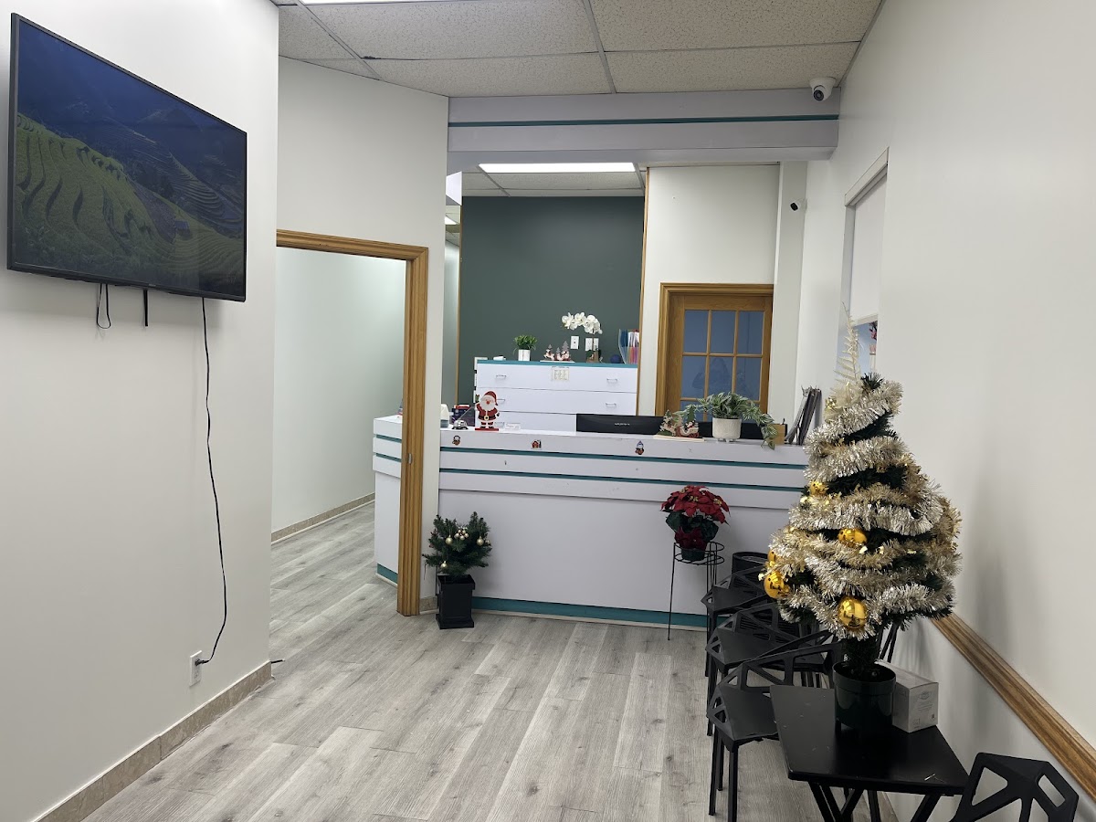 King West Smiles Dentistry - Hamilton dental clinic in Hamilton - Photo 7