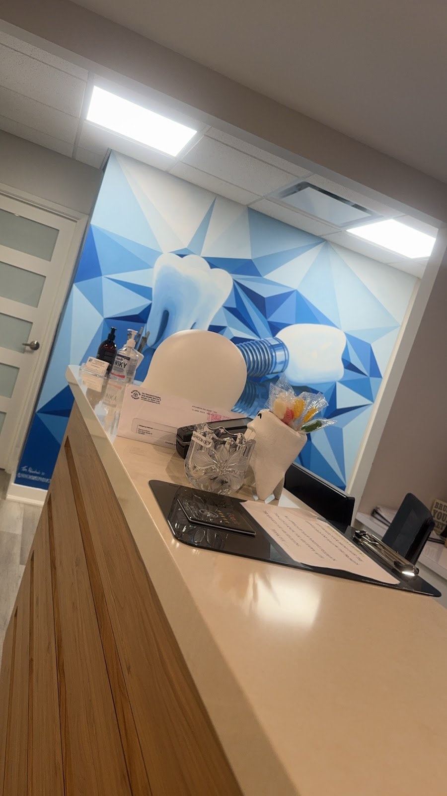 Dr. Abudaqa Dental Clinic dental clinic in Hamilton - Photo 6