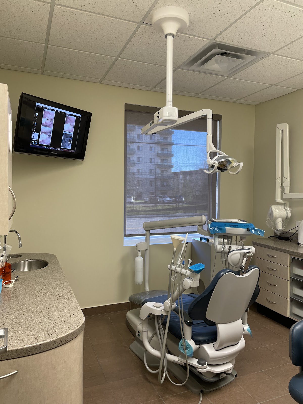 Gardens Dental dental clinic in Burlington - Photo 1