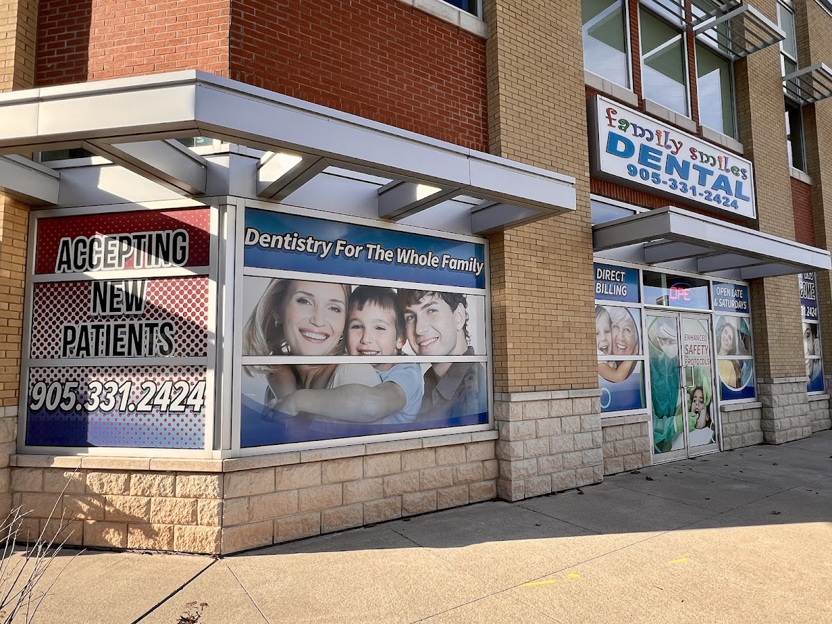 Family Smiles Dental dental clinic in Burlington - Photo 2