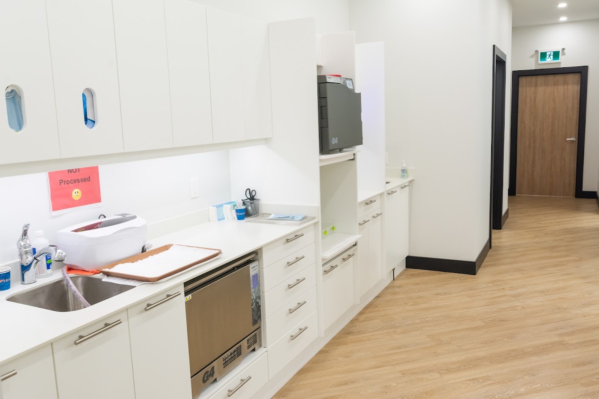 Dentistry at The Grove dental clinic in Burlington - Photo 9