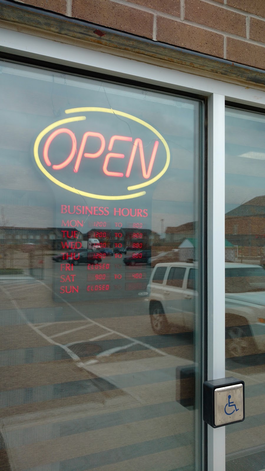 Caledon Dental Centre dental clinic in Caledon Village - Photo 8