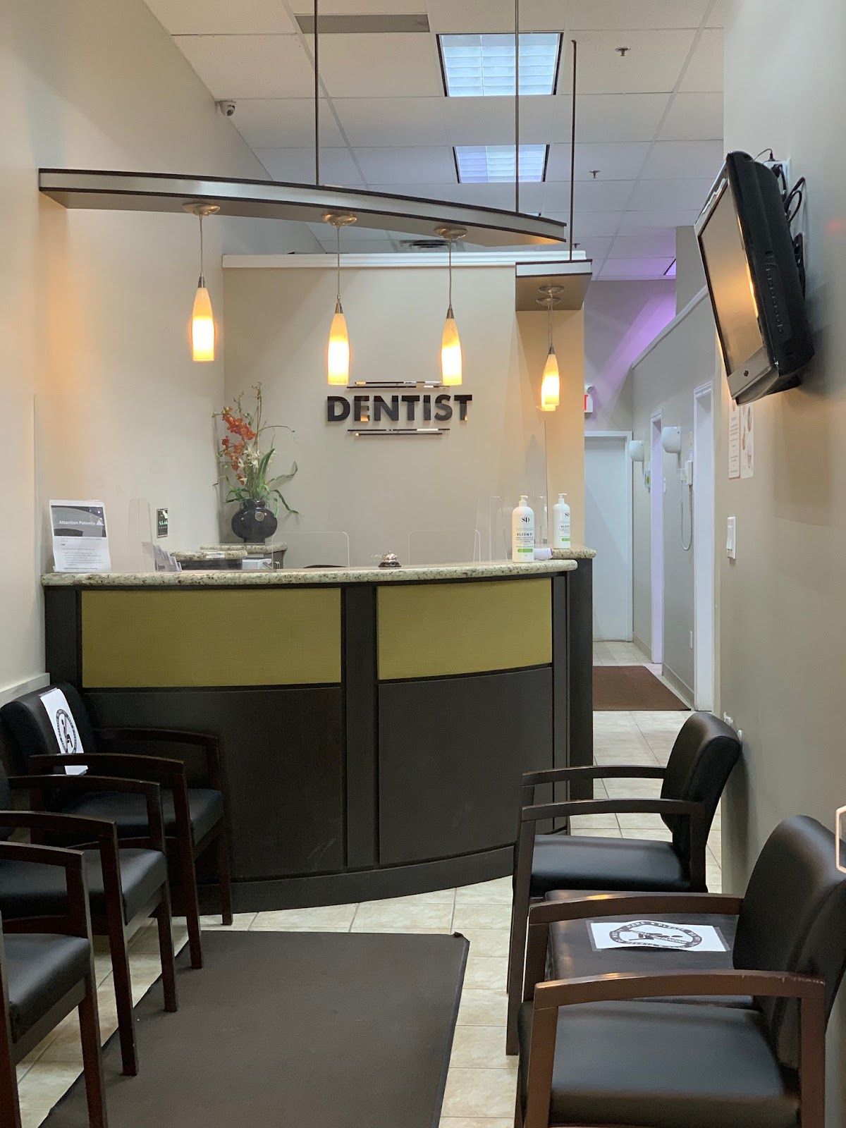 Dr. Bhandal & Associates dental clinic in Brampton - Photo 1