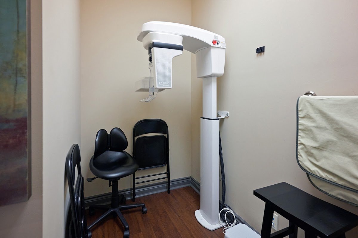 iSmile Dental Centre (North) dental clinic in Brampton - Photo 5