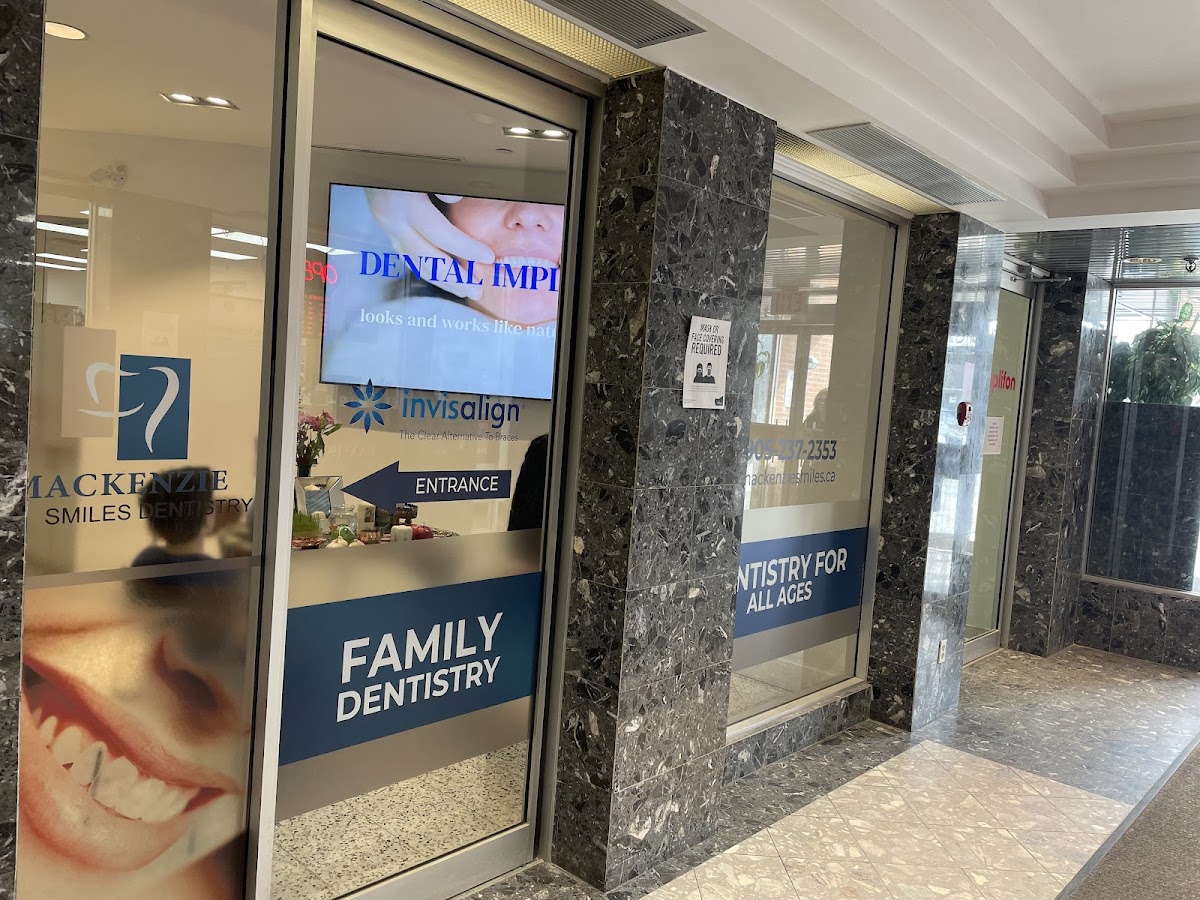 Mackenzie Smiles Dentistry - Richmond Hill dental clinic in Richmond Hill - Photo 1