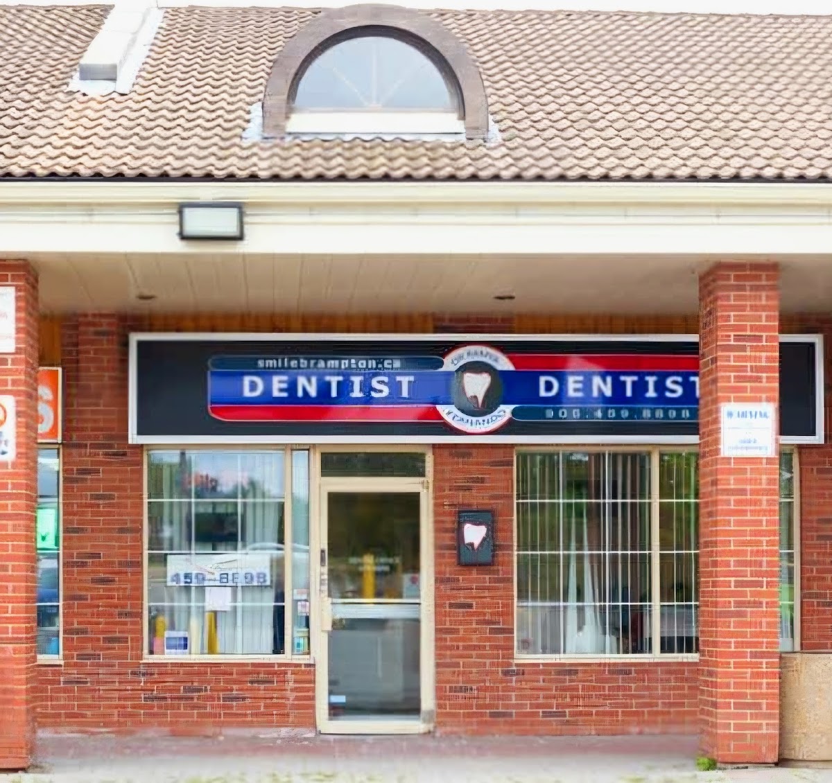 Smileton Dental dental clinic in Brampton - Photo 1