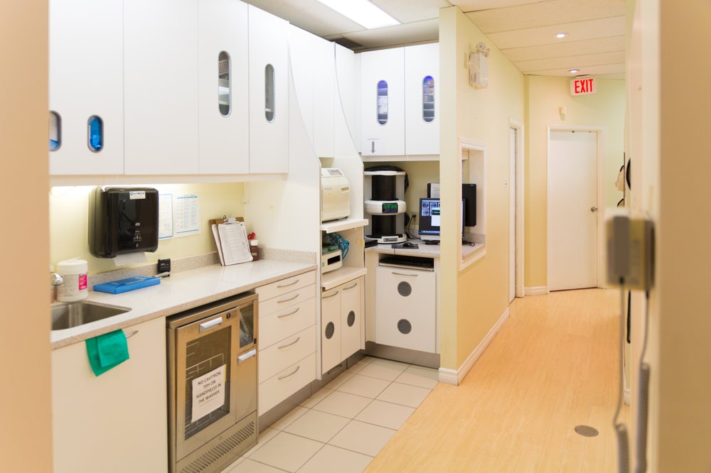 Smileton Dental dental clinic in Brampton - Photo 3