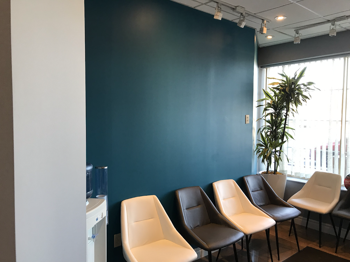 Smileton Dental dental clinic in Brampton - Photo 8