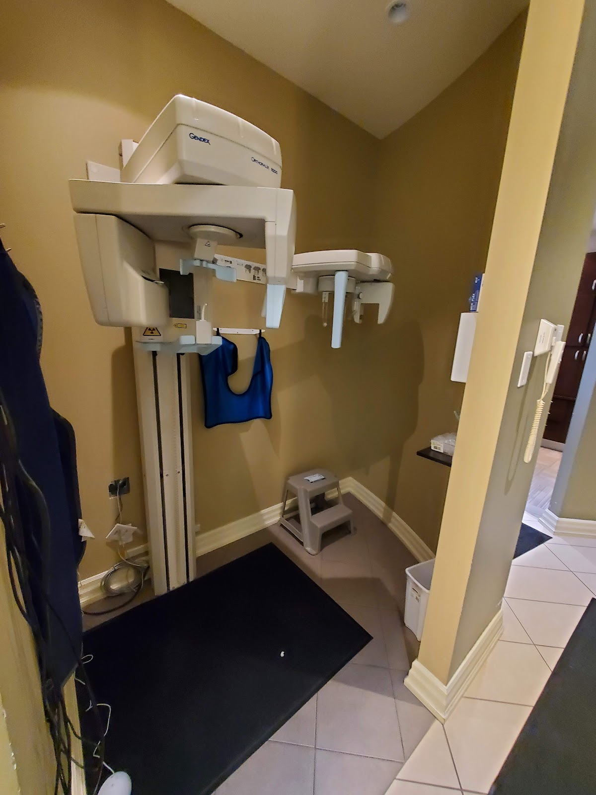 Burloak Centre Dentistry dental clinic in Oakville - Photo 6