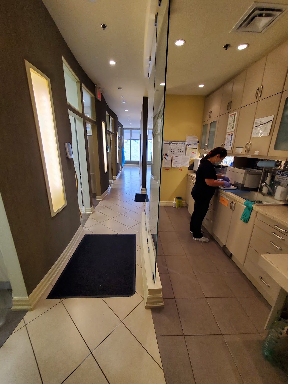 Burloak Centre Dentistry dental clinic in Oakville - Photo 7