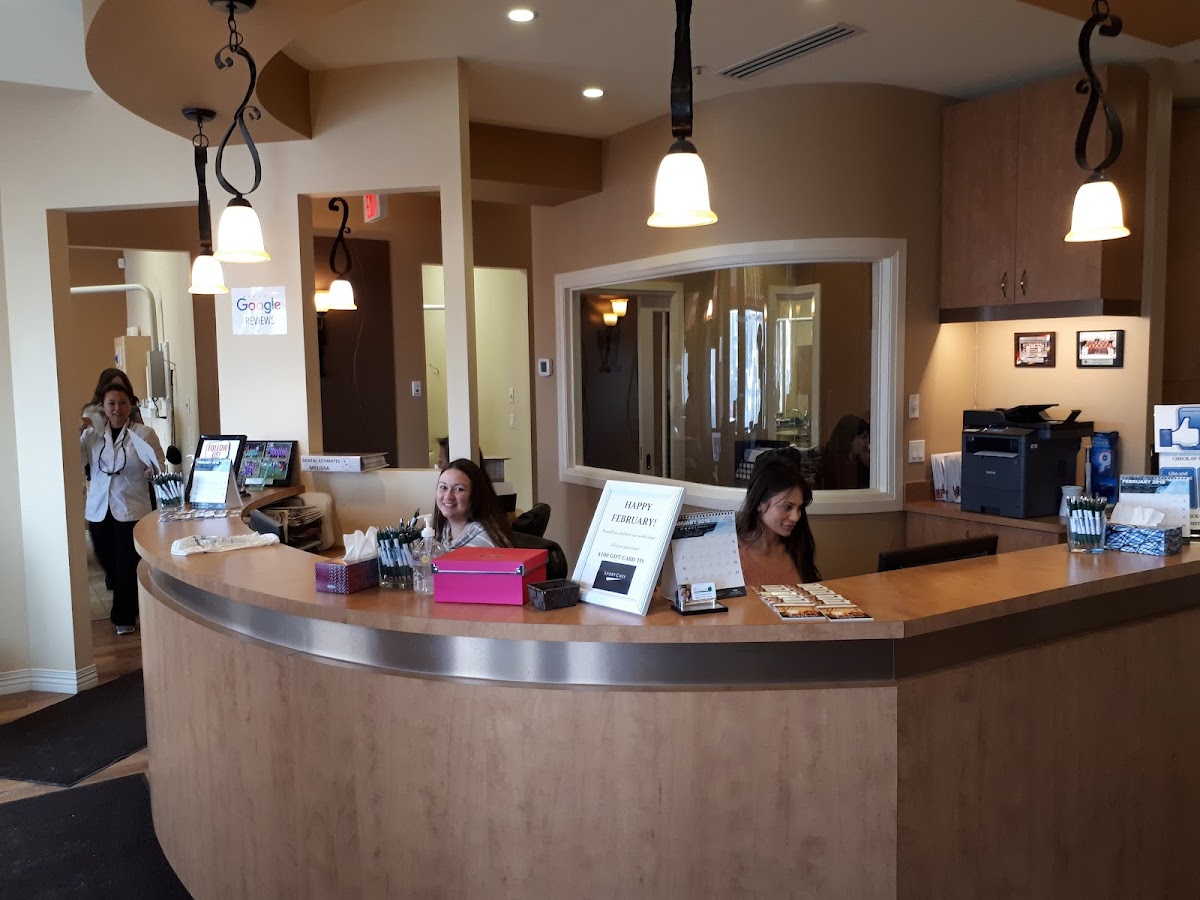 Smiles at Summerhill Dental Newmarket Dentist dental clinic in Newmarket - Photo 1