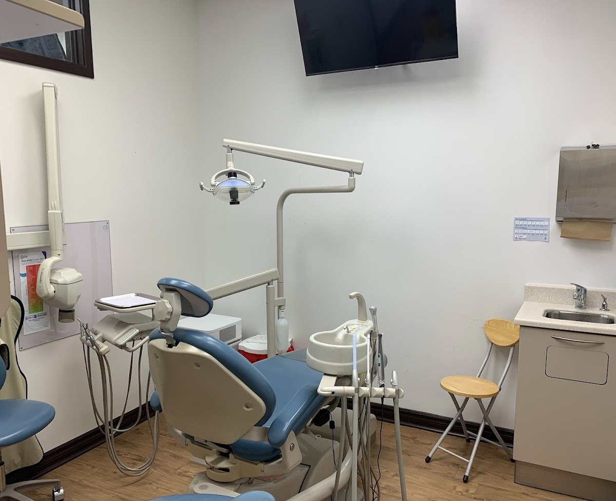Newmarket dentist - Newmarket Dental Care dental clinic in Newmarket - Photo 1