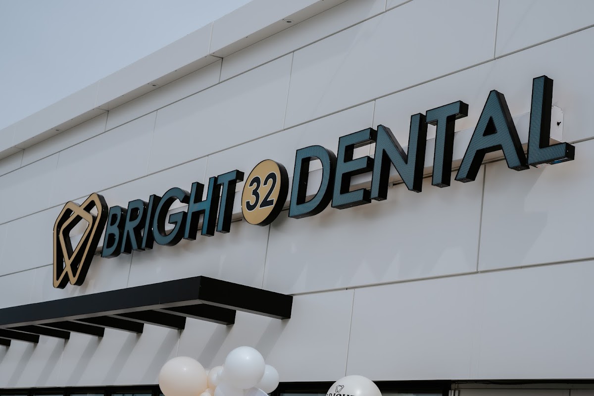 Bright 32 Dental dental clinic in Oakville - Photo 1