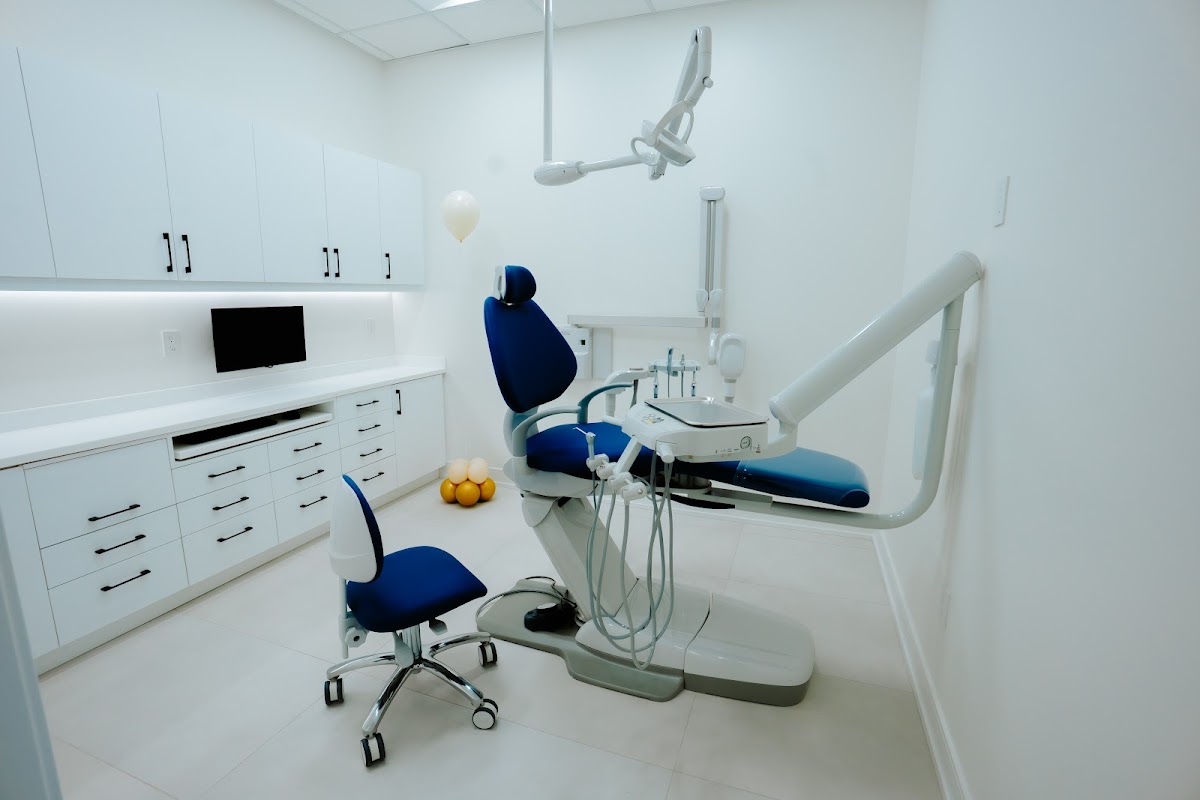 Bright 32 Dental dental clinic in Oakville - Photo 2