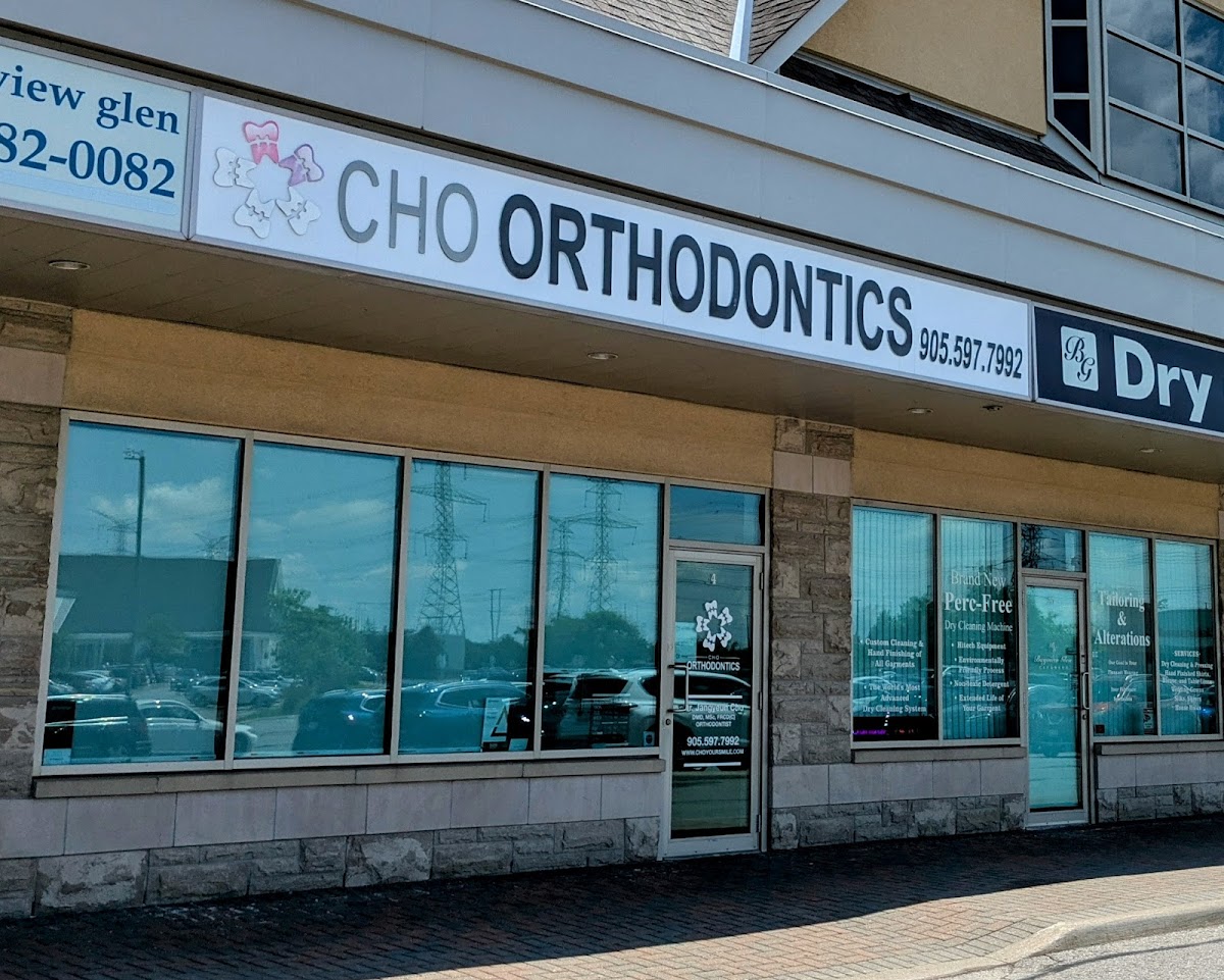 Cho Orthodontics dental clinic in Richmond Hill - Photo 1